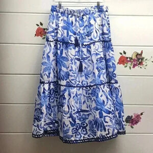 Women’s skirt size Large. Zoey& Leelo